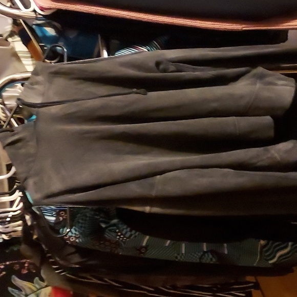 Shoulder-less hoodie - Picture 1 of 1